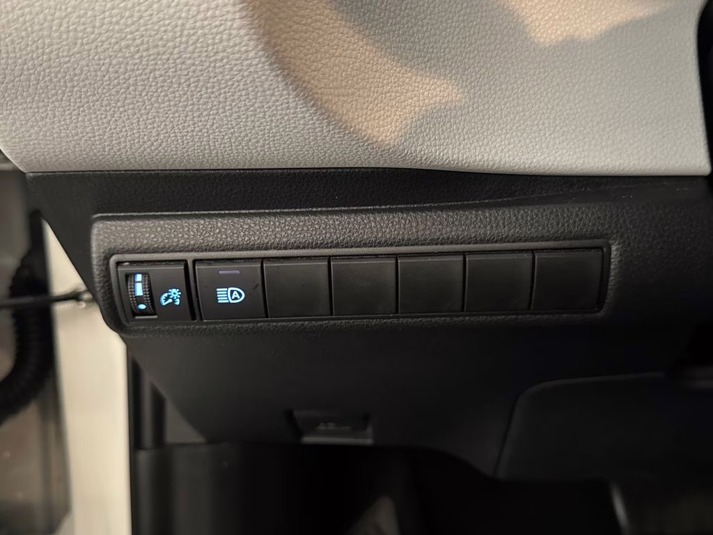 2020 Blizzard Pearl Toyota Corolla SE FWD Sedan