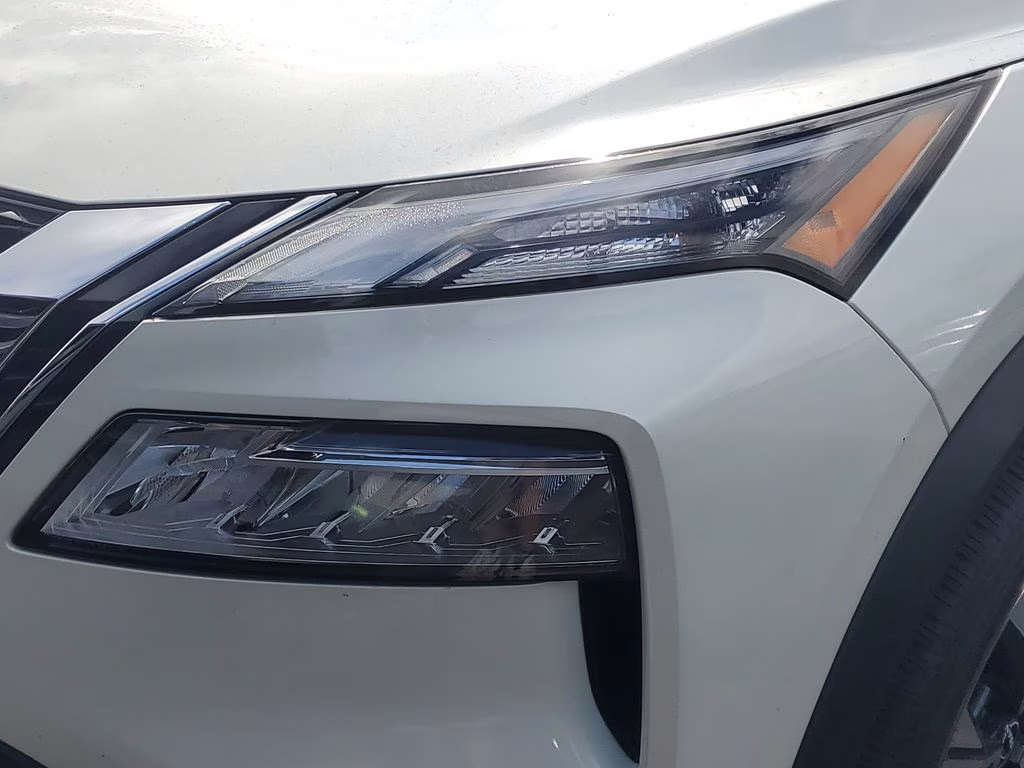 2023 Pearl White Tricoat Nissan Rogue SV FWD SUV