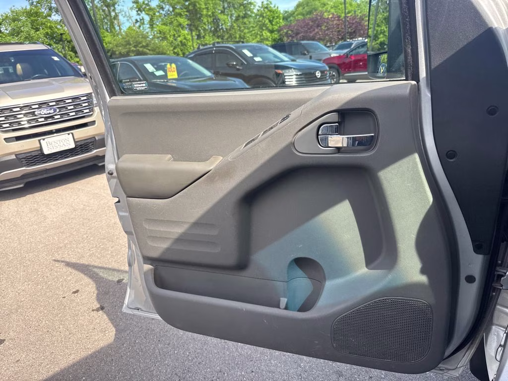2018 Brilliant Silver Nissan Frontier SV 4X4 Truck