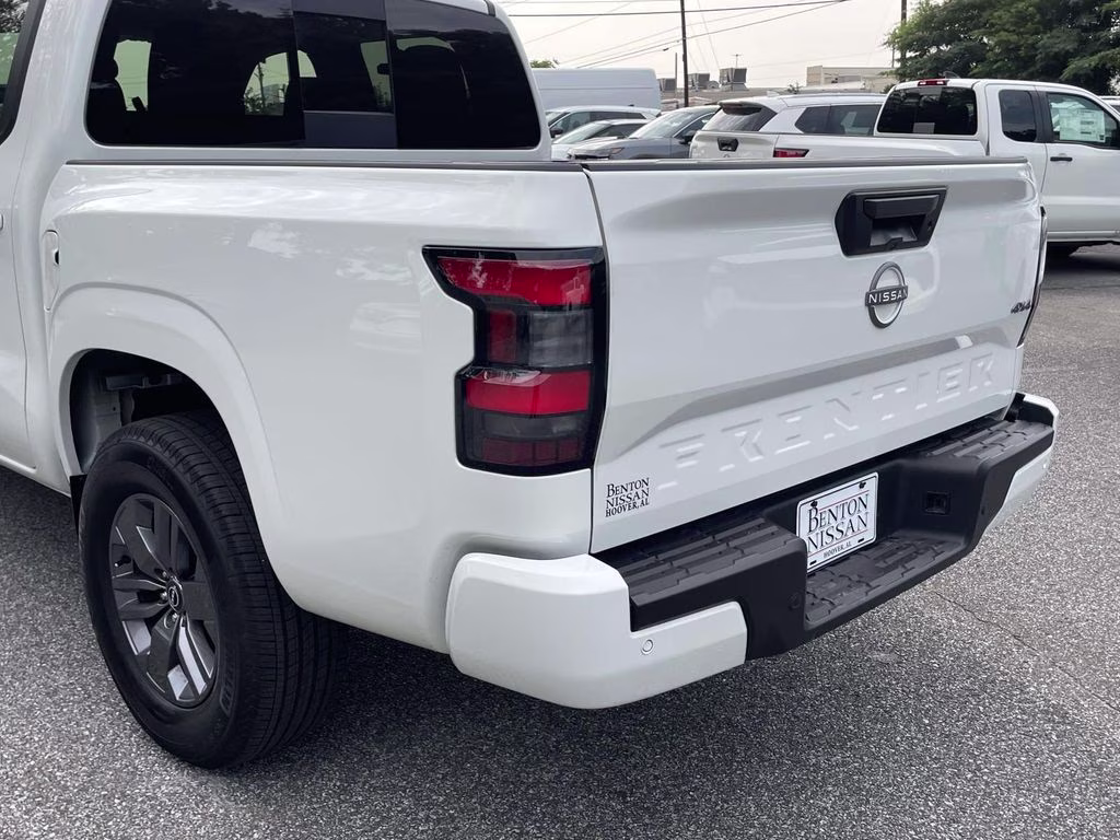 2026 Glacier White Nissan Frontier SV 4X4 Truck