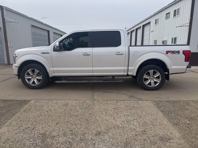2018 White Platinum Metallic Tri-Coat Ford F-150 Platinum 4X4 Truck