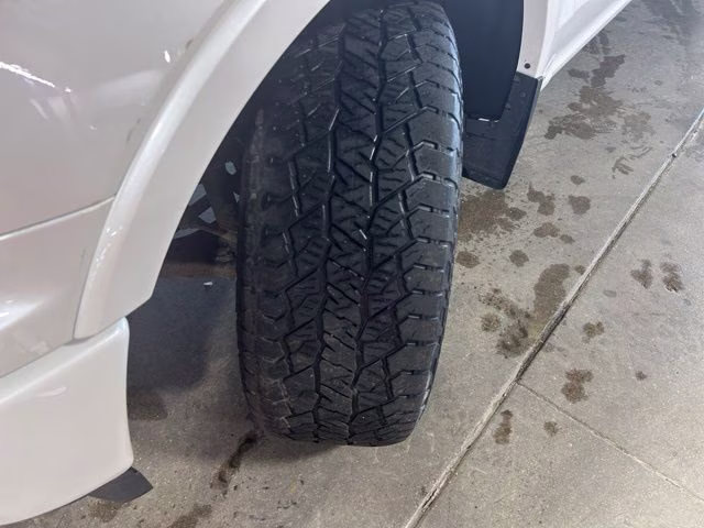 2018 White Platinum Metallic Tri-Coat Ford F-150 Platinum 4X4 Truck
