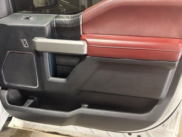 2018 White Platinum Metallic Tri-Coat Ford F-150 Platinum 4X4 Truck