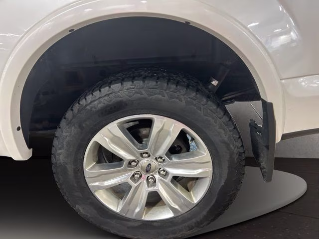 2018 White Platinum Metallic Tri-Coat Ford F-150 Platinum 4X4 Truck