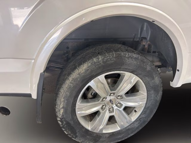 2018 White Platinum Metallic Tri-Coat Ford F-150 Platinum 4X4 Truck