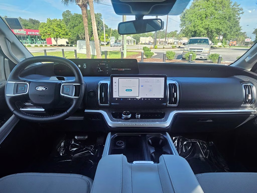 2026 Space Silver Metallic Ford Expedition Platinum 4X4 SUV