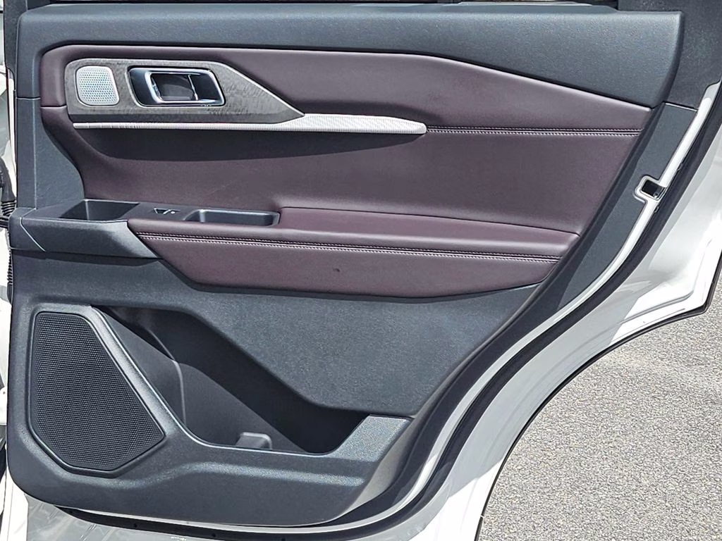 2026 Star White Metallic Tri-Coat Ford Explorer Platinum RWD SUV