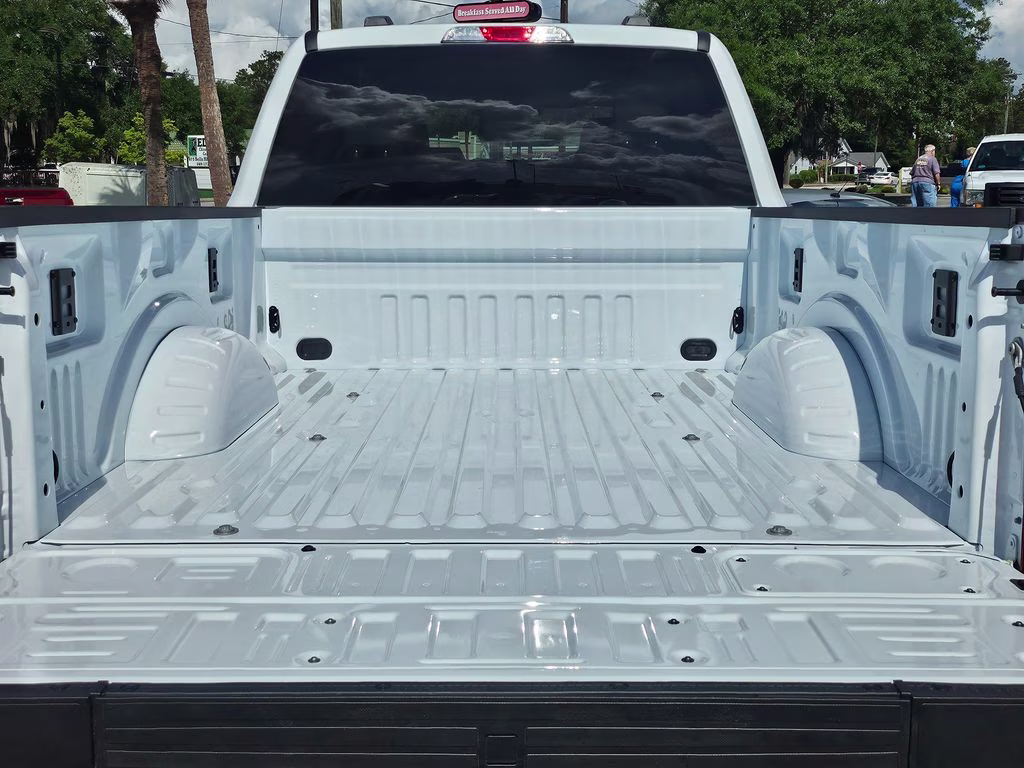 2026 Oxford White Ford Super Duty F-250 SRW XLT 4X4 Truck