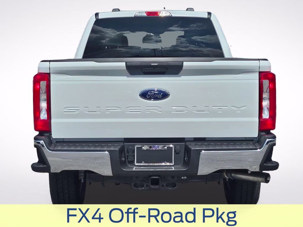 2026 Oxford White Ford Super Duty F-250 SRW XLT 4X4 Truck