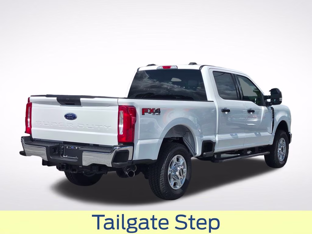 2026 Oxford White Ford Super Duty F-250 SRW XLT 4X4 Truck