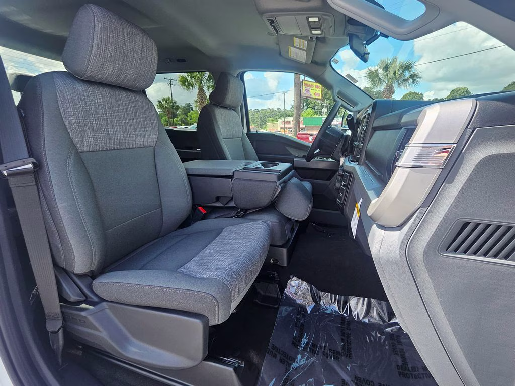 2026 Oxford White Ford Super Duty F-250 SRW XLT 4X4 Truck
