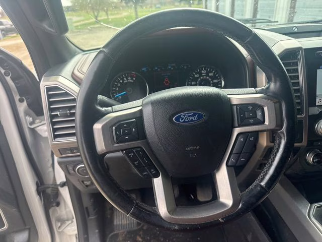 2018 White Platinum Metallic Tri-Coat Ford F-150 Platinum 4X4 Truck