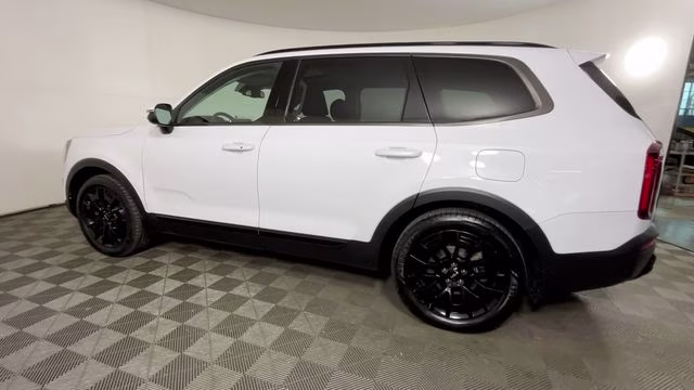2022 Glacial White Pearl Kia Telluride EX AWD SUV