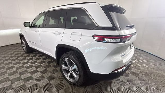 2024 Bright White Clearcoat Jeep Grand Cherokee 4xe 4X4 SUV