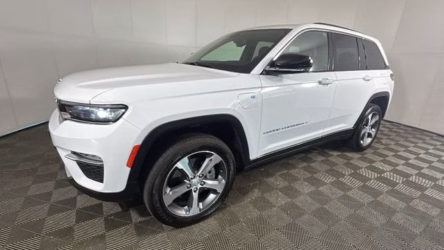 2024 Bright White Clearcoat Jeep Grand Cherokee 4xe 4X4 SUV