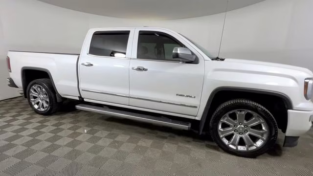 2017 White Frost Tricoat GMC Sierra 1500 Denali 4X4 Truck