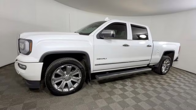 2017 White Frost Tricoat GMC Sierra 1500 Denali 4X4 Truck