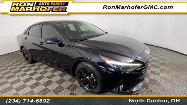 2021 Phantom Black Hyundai Elantra SE FWD Sedan
