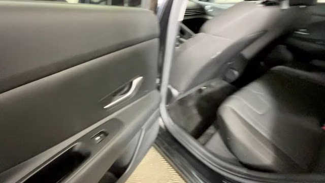 2021 Phantom Black Hyundai Elantra SE FWD Sedan