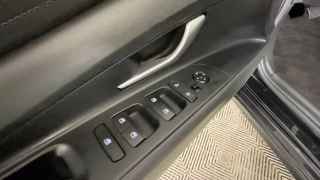 2021 Phantom Black Hyundai Elantra SE FWD Sedan