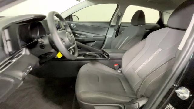2021 Phantom Black Hyundai Elantra SE FWD Sedan