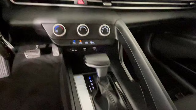 2021 Phantom Black Hyundai Elantra SE FWD Sedan