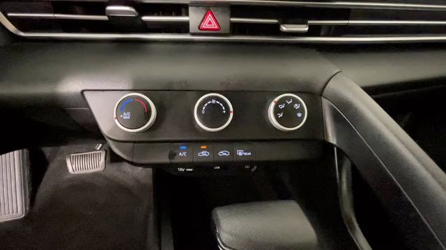 2021 Phantom Black Hyundai Elantra SE FWD Sedan