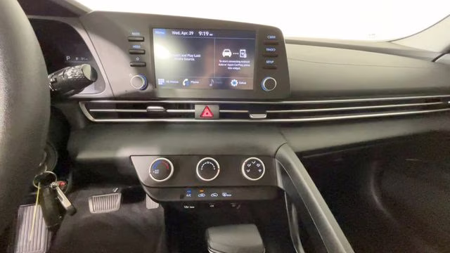 2021 Phantom Black Hyundai Elantra SE FWD Sedan