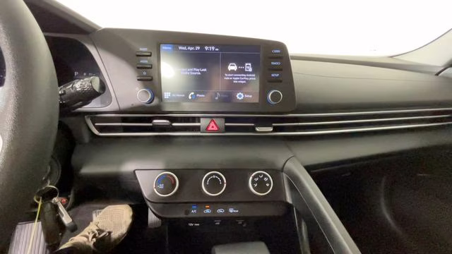 2021 Phantom Black Hyundai Elantra SE FWD Sedan