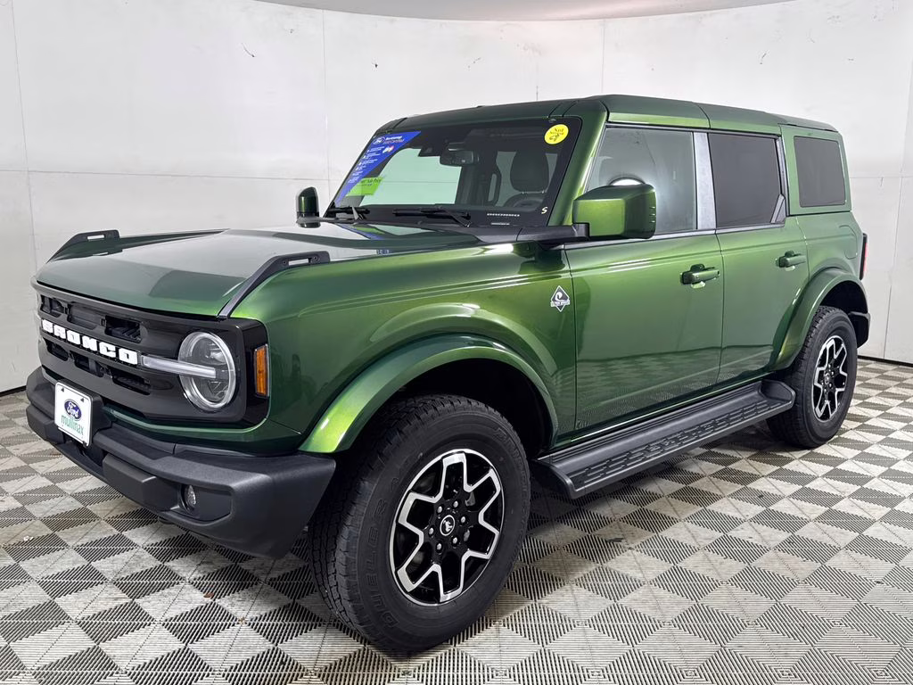 2025 Green Metallic Ford Bronco Outer Banks 4X4 SUV
