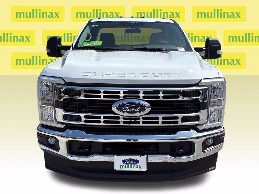 2026 Oxford White Ford Super Duty F-350 DRW XLT 4X4 Truck