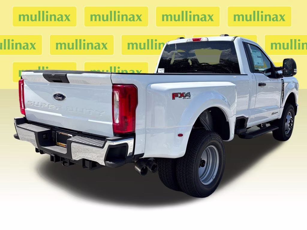2026 Oxford White Ford Super Duty F-350 DRW XLT 4X4 Truck