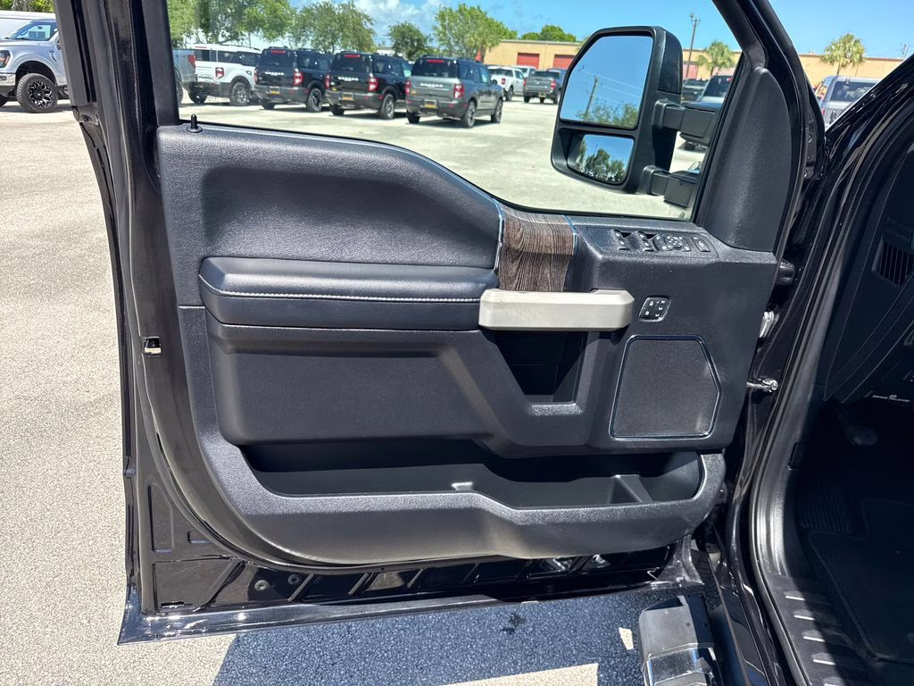 2020 Agate Black Metallic Ford Super Duty F-250 SRW Lariat 4X4 Truck