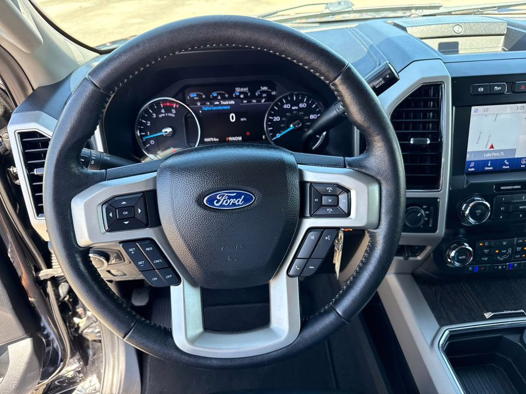 2020 Agate Black Metallic Ford Super Duty F-250 SRW Lariat 4X4 Truck