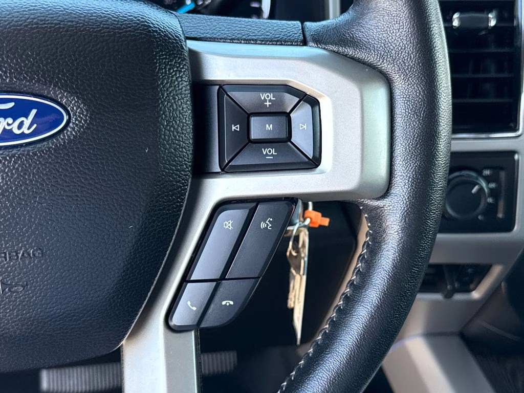2020 Agate Black Metallic Ford Super Duty F-250 SRW Lariat 4X4 Truck