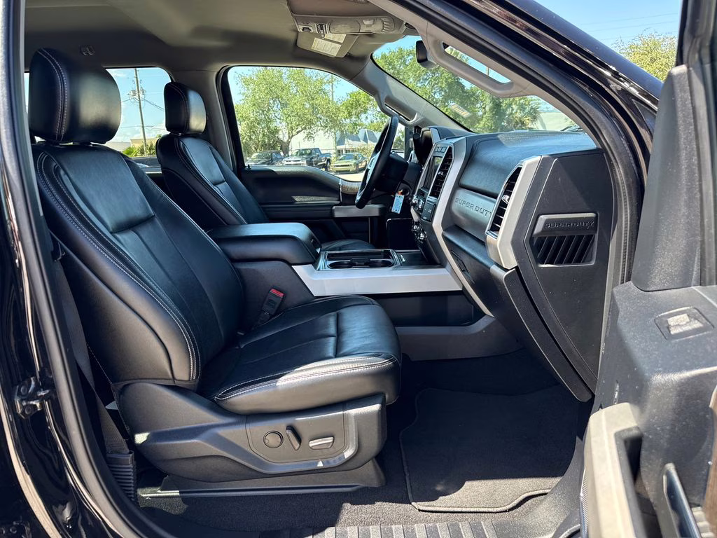 2020 Agate Black Metallic Ford Super Duty F-250 SRW Lariat 4X4 Truck