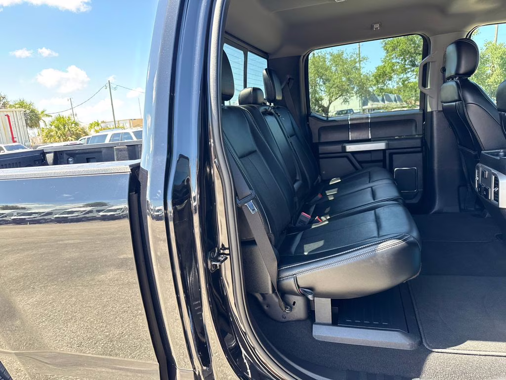 2020 Agate Black Metallic Ford Super Duty F-250 SRW Lariat 4X4 Truck