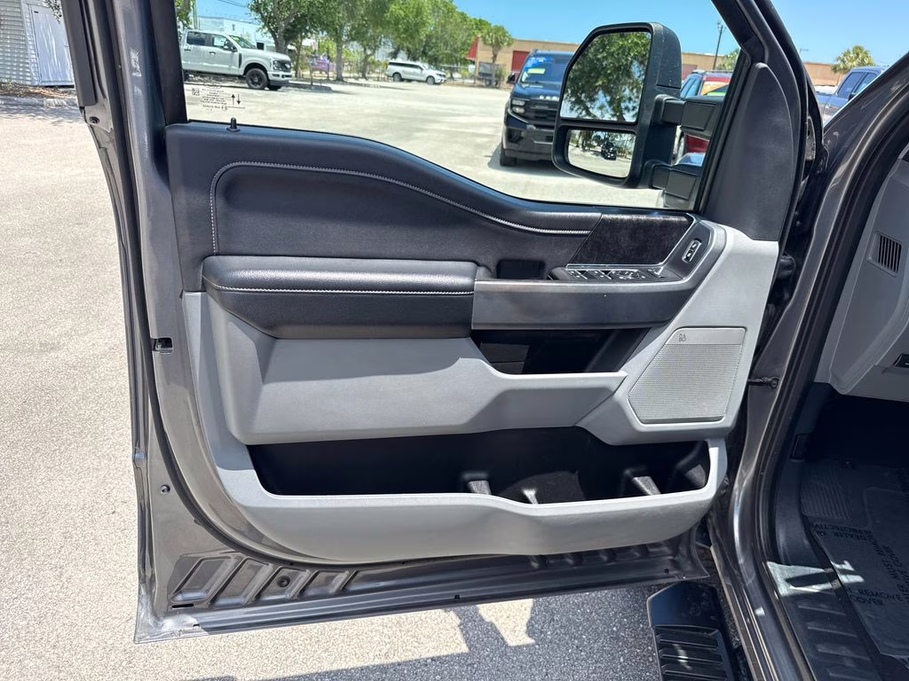 2024 Carbonized Gray Metallic Ford Super Duty F-250 SRW XLT 4X4 Truck