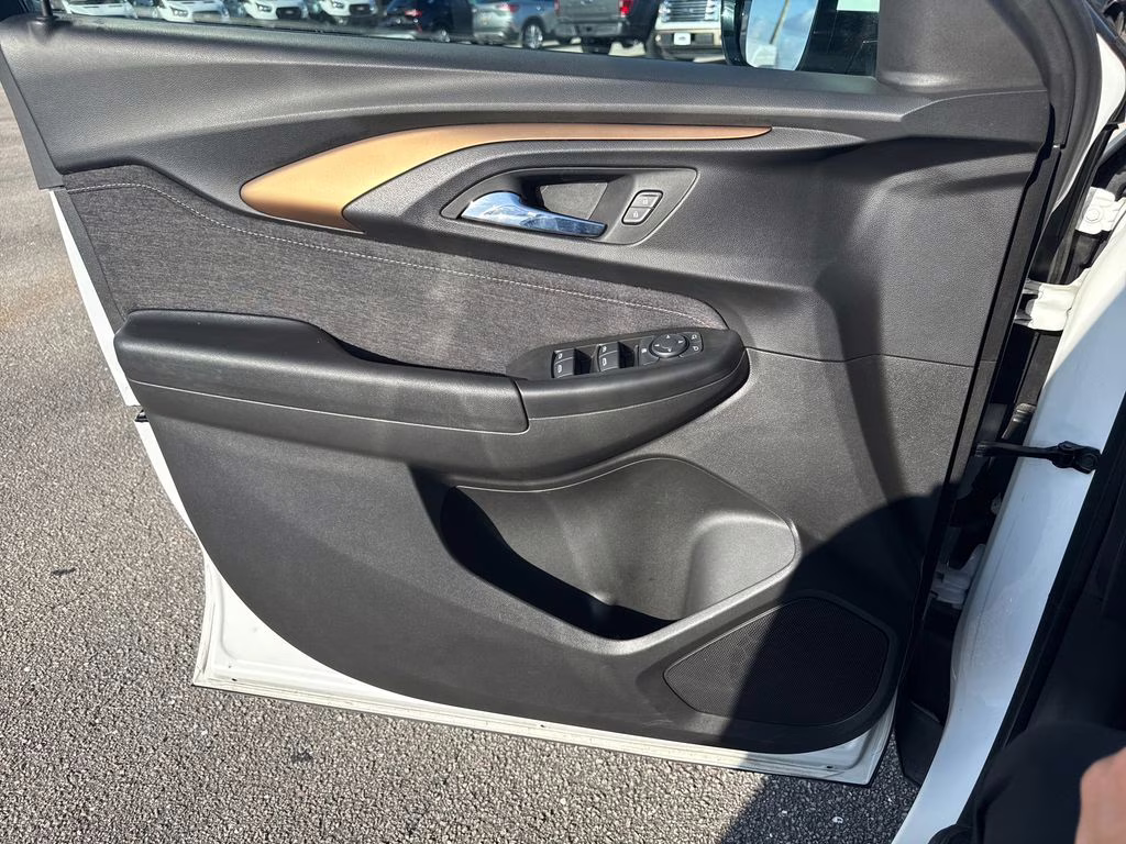 2023 Summit White Chevrolet Trailblazer ACTIV FWD SUV