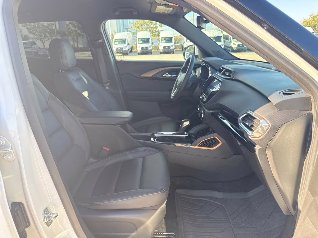 2023 Summit White Chevrolet Trailblazer ACTIV FWD SUV