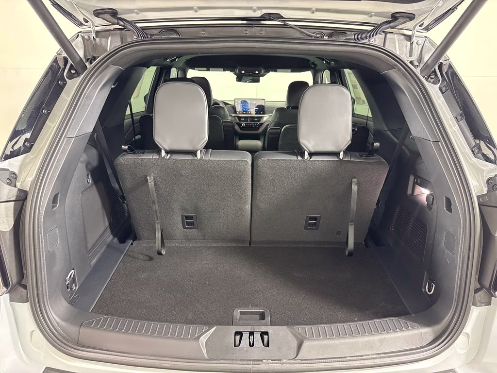 2026 Space White Metallic Ford Explorer ST-Line RWD SUV