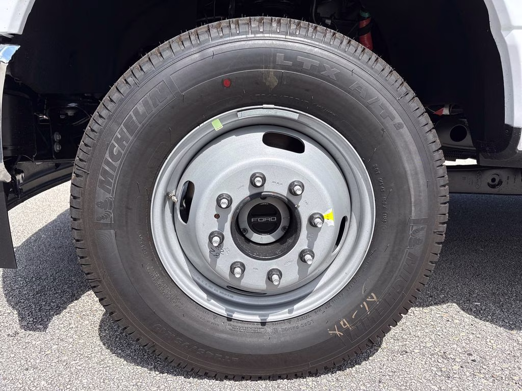2026 Oxford White Ford Super Duty F-350 DRW XLT 4X4 Truck