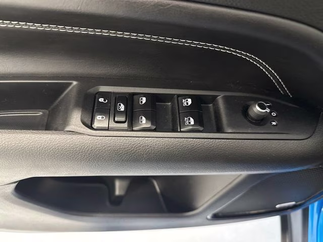 2023 Laser Blue Pearlcoat Jeep Compass Altitude 4X4 SUV
