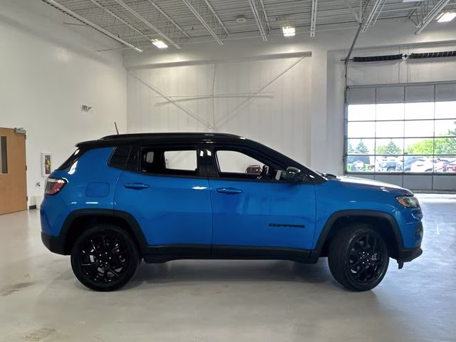 2023 Laser Blue Pearlcoat Jeep Compass Altitude 4X4 SUV
