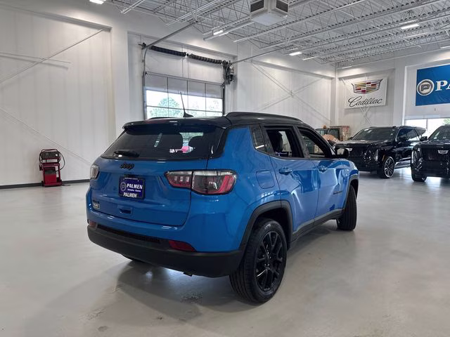 2023 Laser Blue Pearlcoat Jeep Compass Altitude 4X4 SUV
