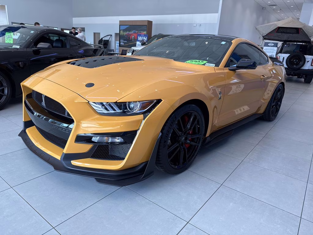 2022 Cyber Orange Metallic Tricoat Ford Mustang Shelby GT500 RWD Coupe