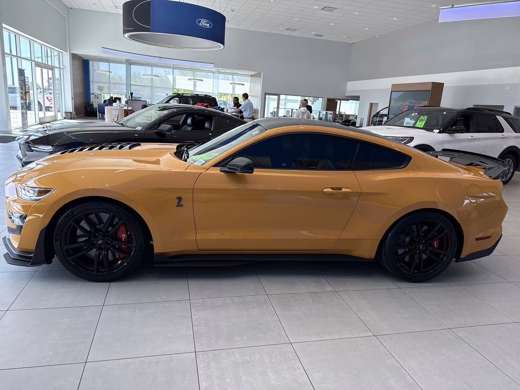 2022 Cyber Orange Metallic Tricoat Ford Mustang Shelby GT500 RWD Coupe