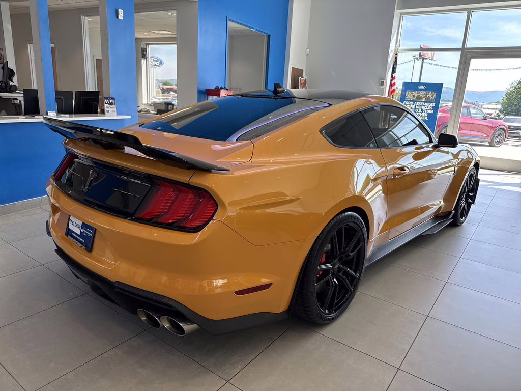 2022 Cyber Orange Metallic Tricoat Ford Mustang Shelby GT500 RWD Coupe