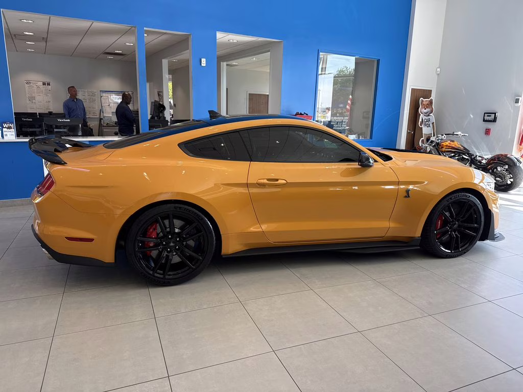 2022 Cyber Orange Metallic Tricoat Ford Mustang Shelby GT500 RWD Coupe