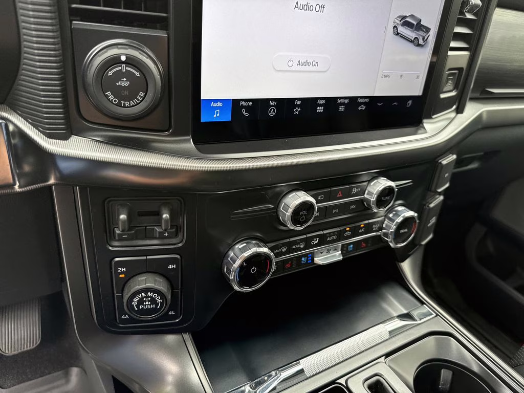 2025 Agate Black Metallic Ford F-150 Lariat 4X4 Truck